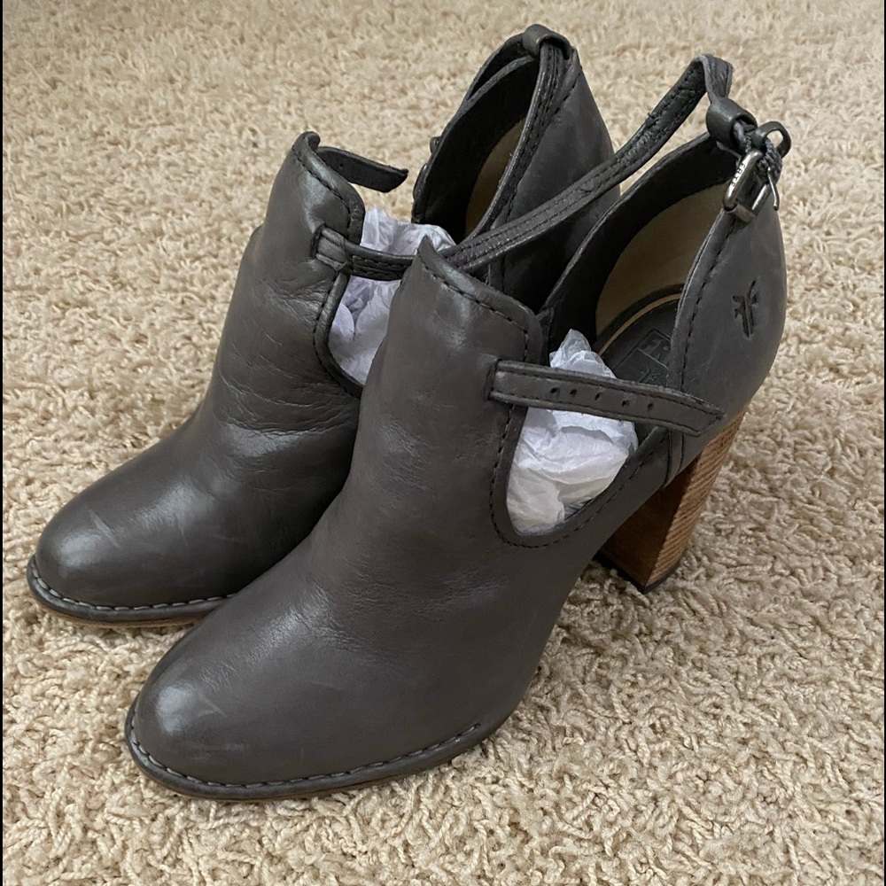 Shoe booties